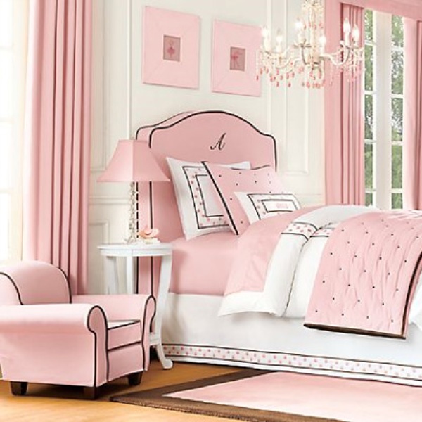 Minimalist Pink Teenage Room with Simple Decor