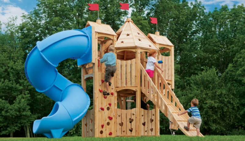 30 Cool Outdoor Play Sets For Kids 
