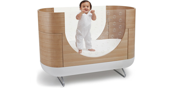 Stylish Baby Cot with Transparent Sides 