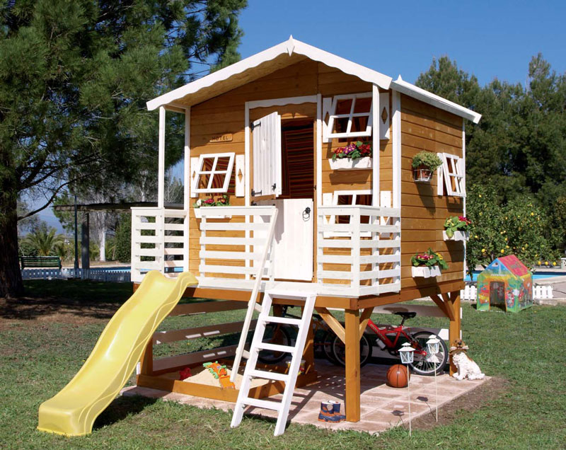 girls outdoor playhouse